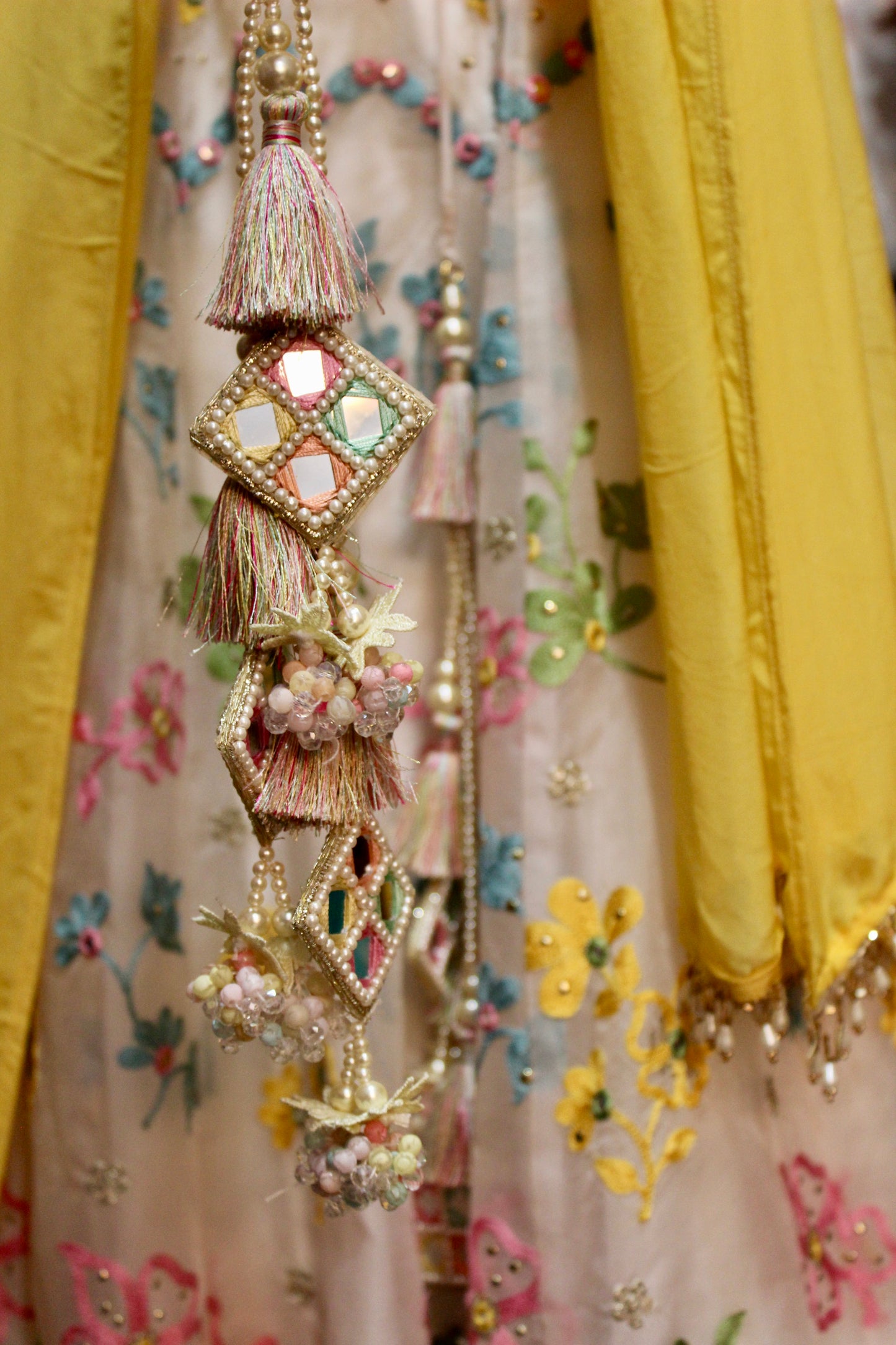 mirror latkan detail