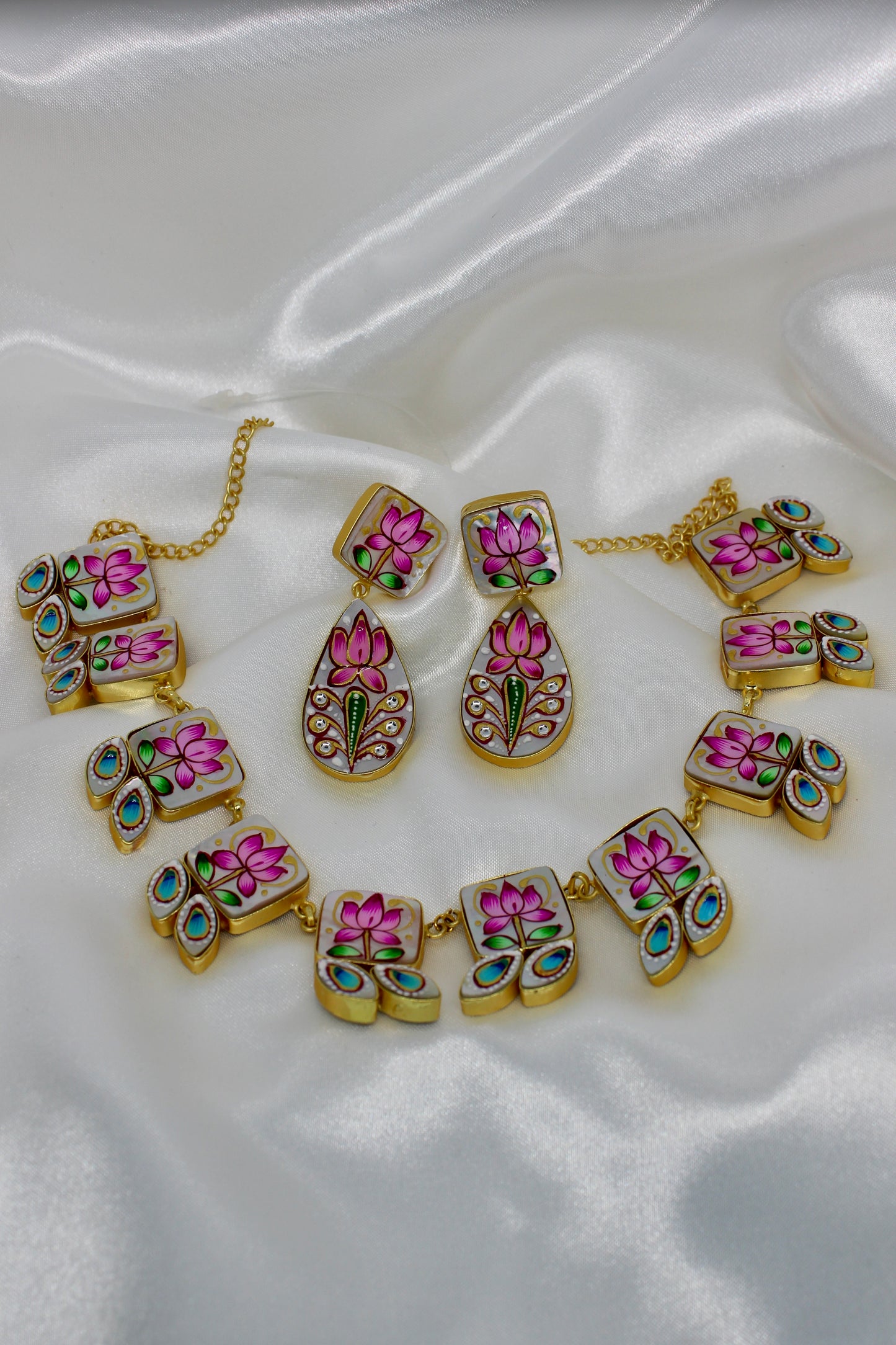 Lotus Necklace Set