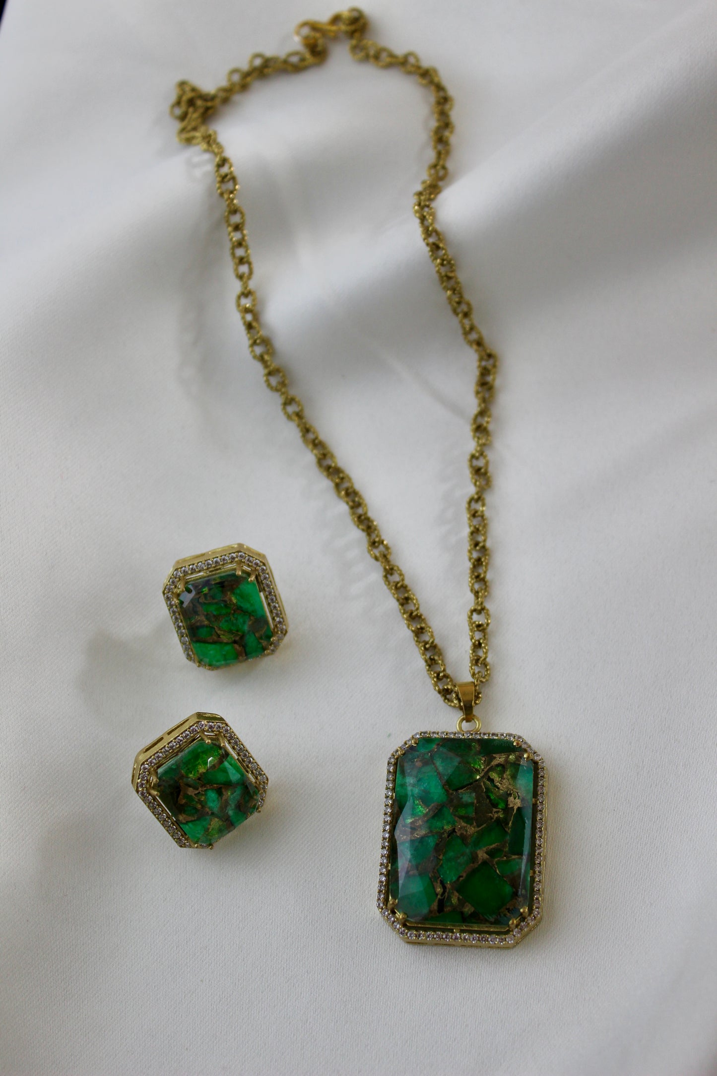 Hayaa Necklace Set