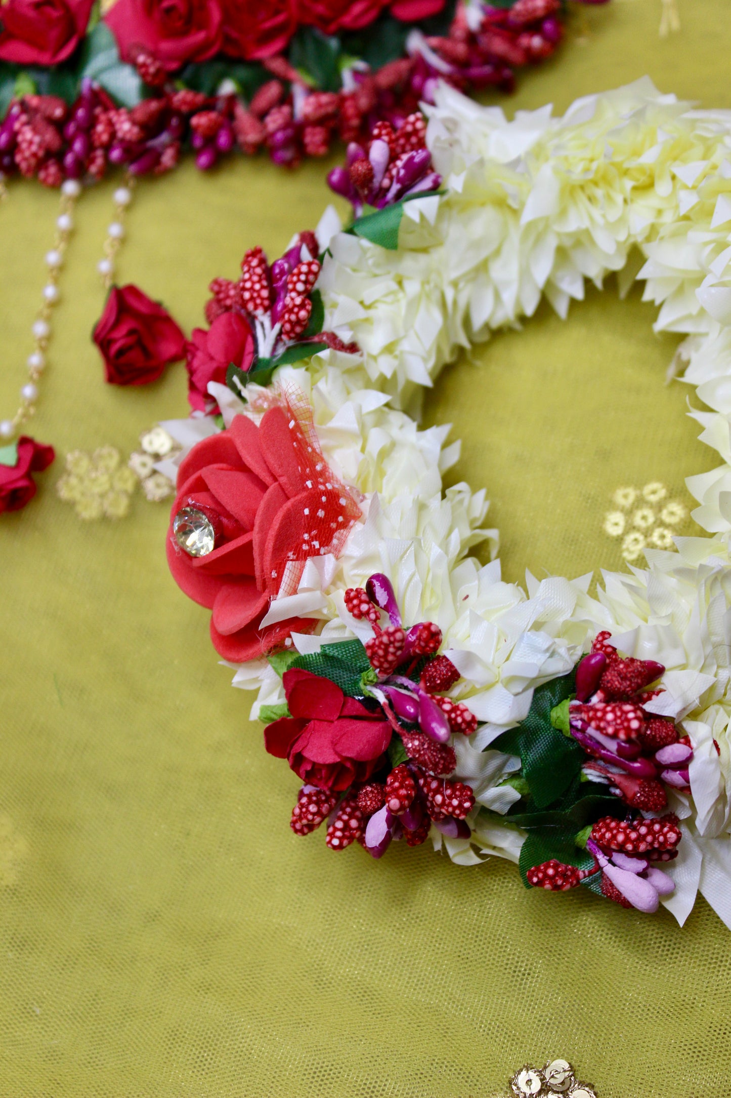 Gul Haldi Floral Set