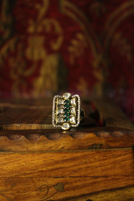 Samantha Finger Ring