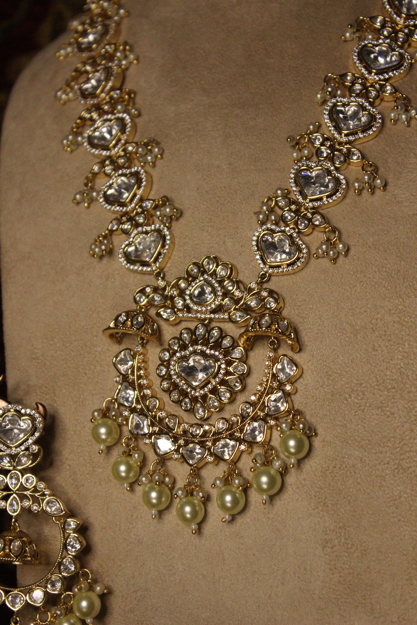 Baaz Necklace Set