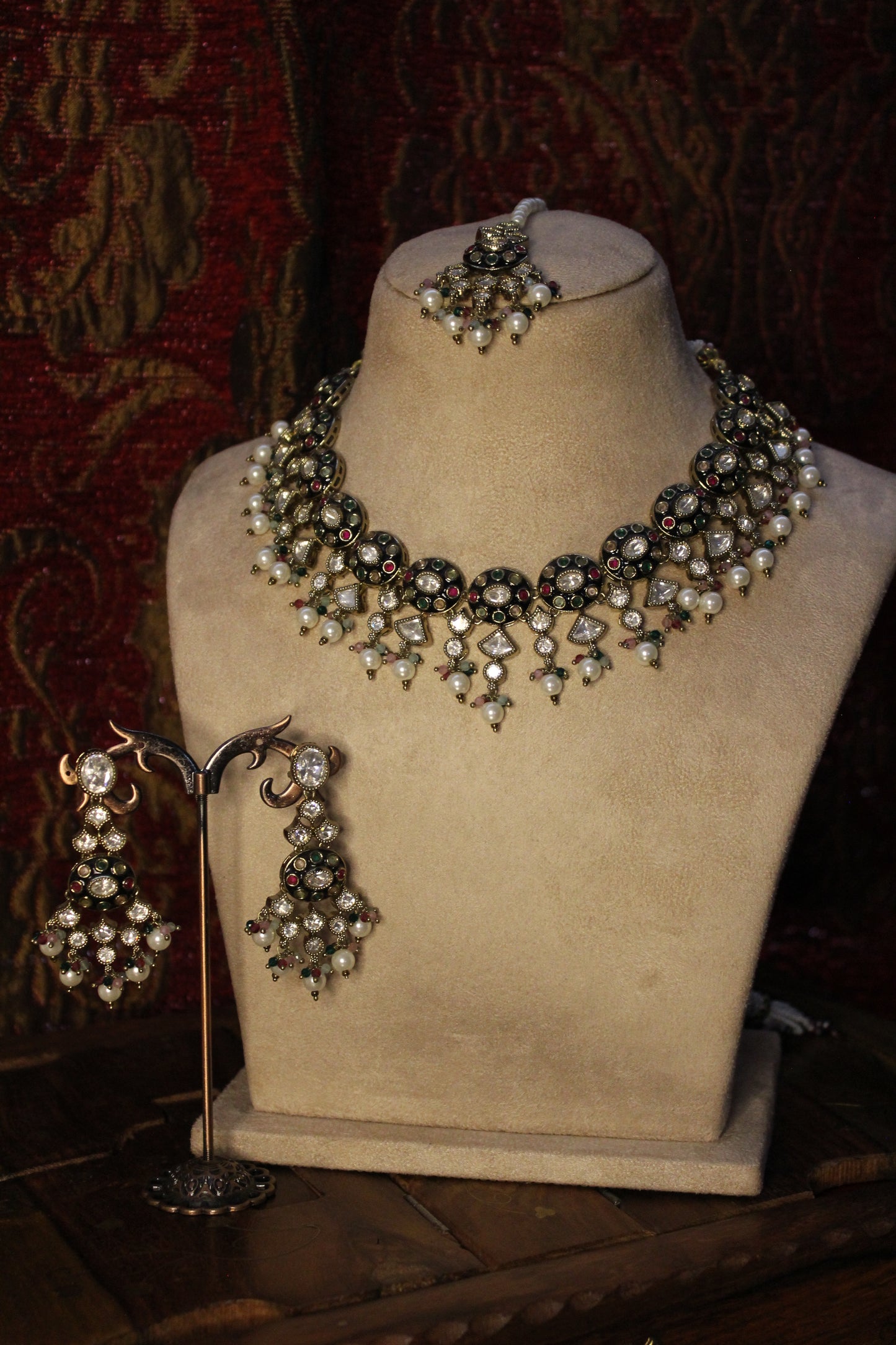 Kaveri Necklace Set