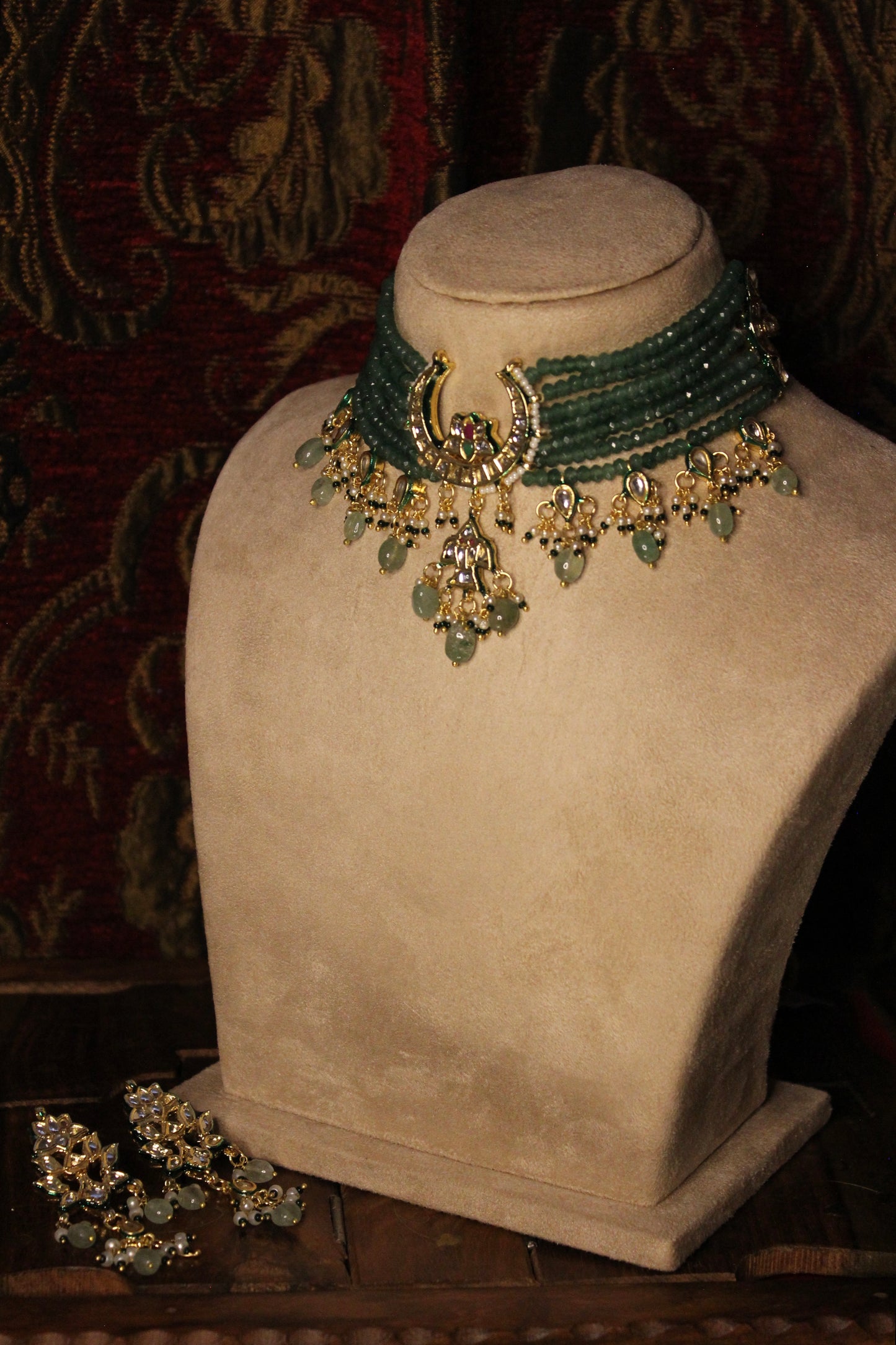 Chahat Necklace Set