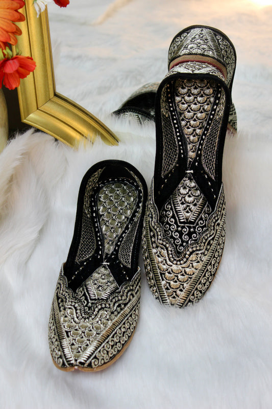 Velvet Mukaish Zari Jutti