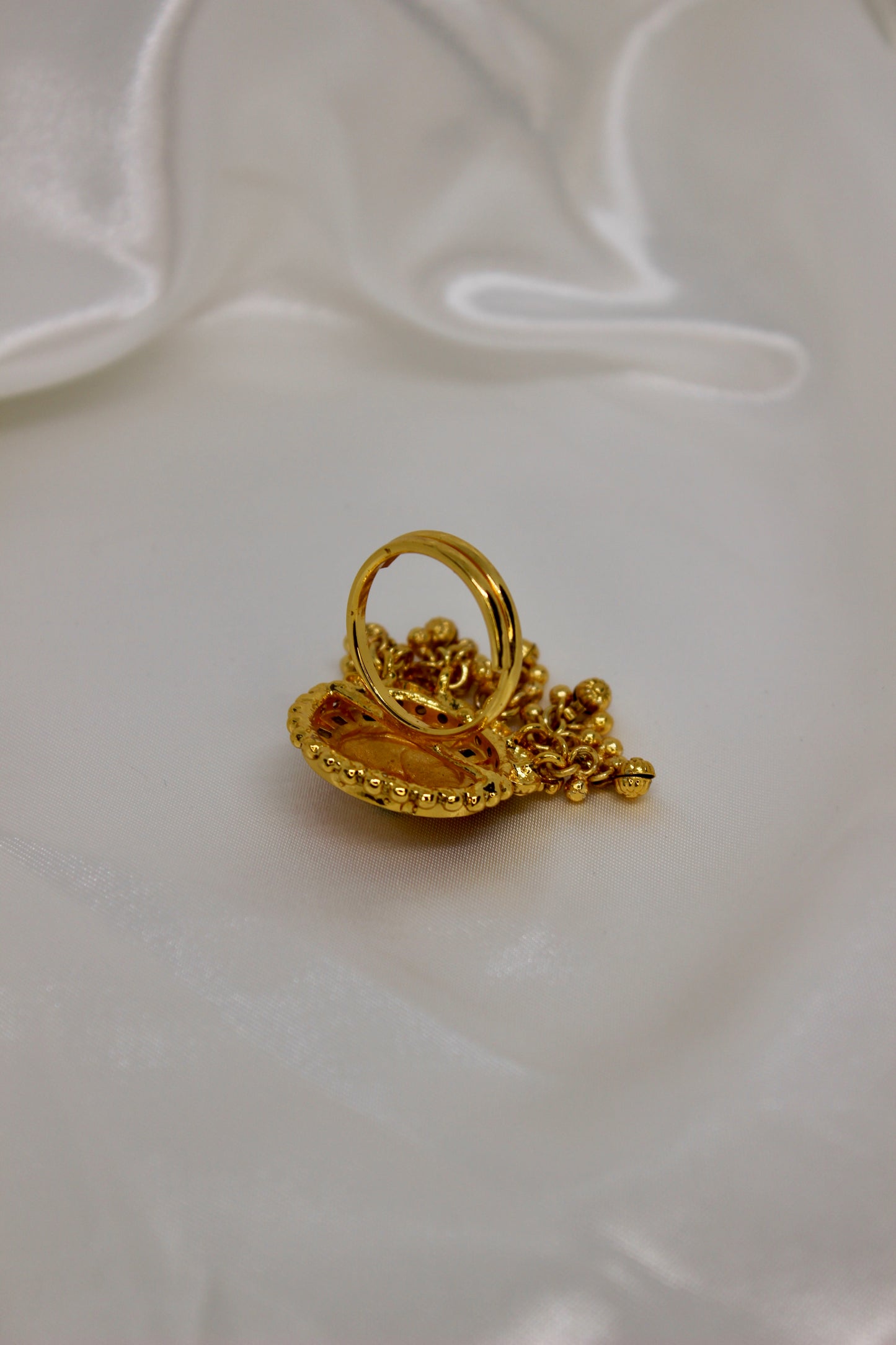 Sambhaavna Finger Ring