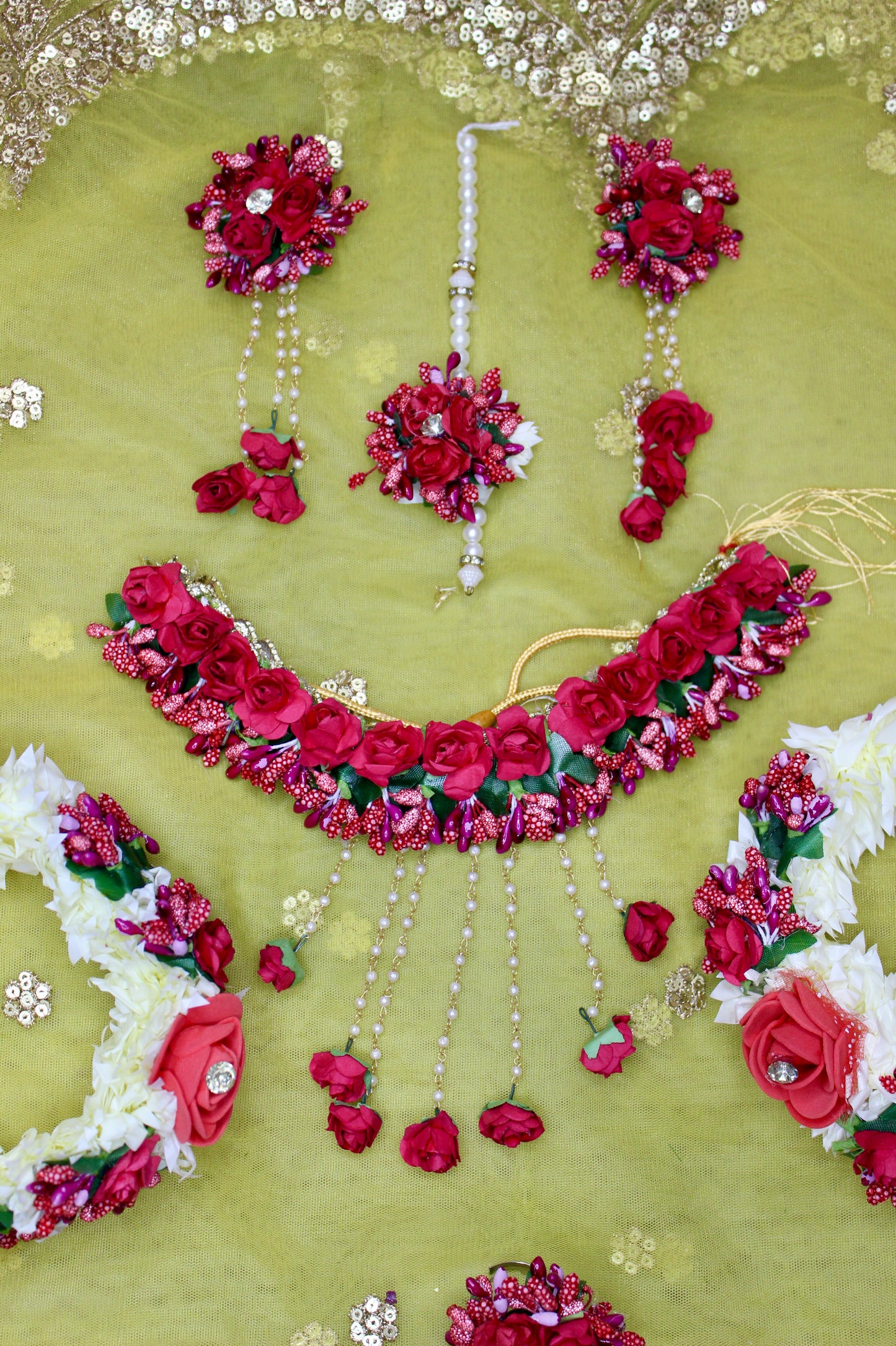 Gul Haldi Floral Set