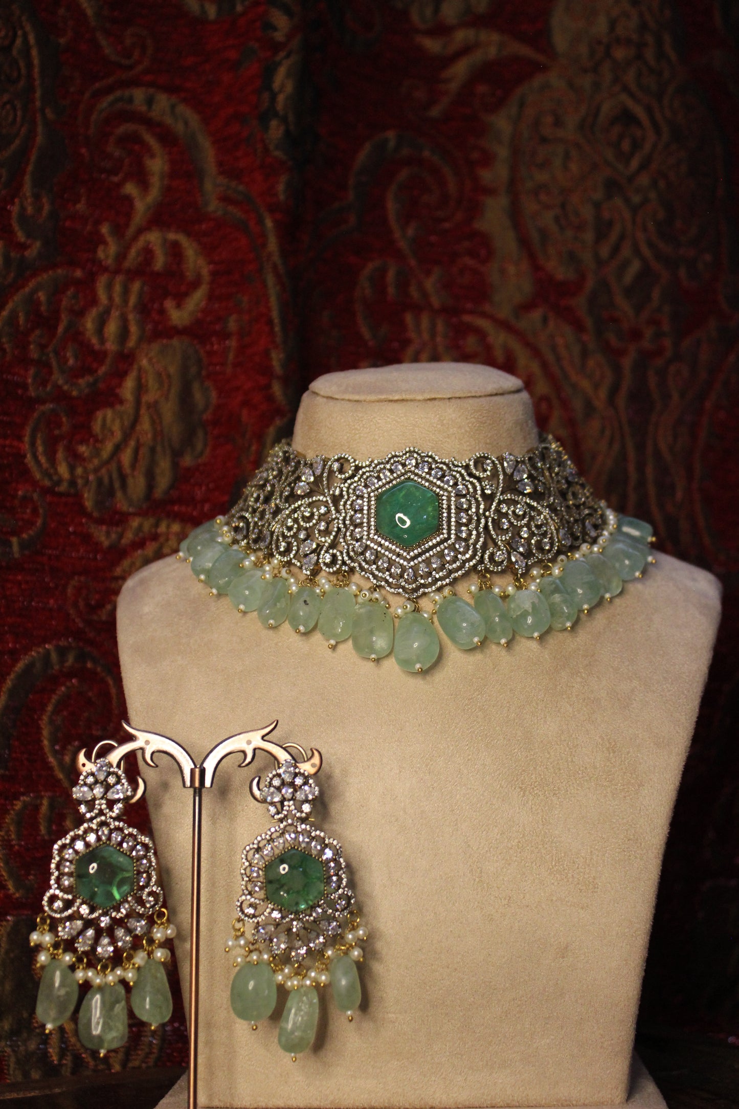 Loveli Necklace Set
