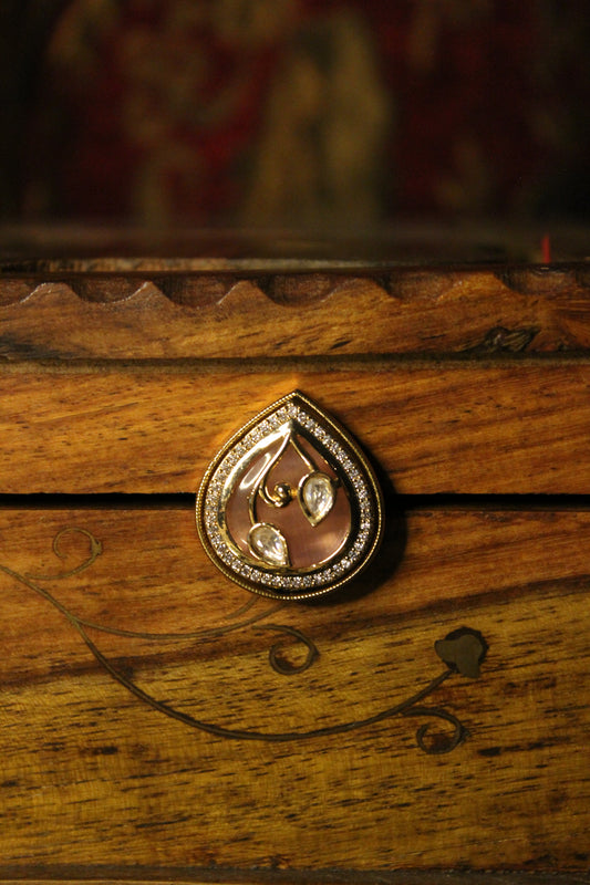 Nawtan Finger Ring