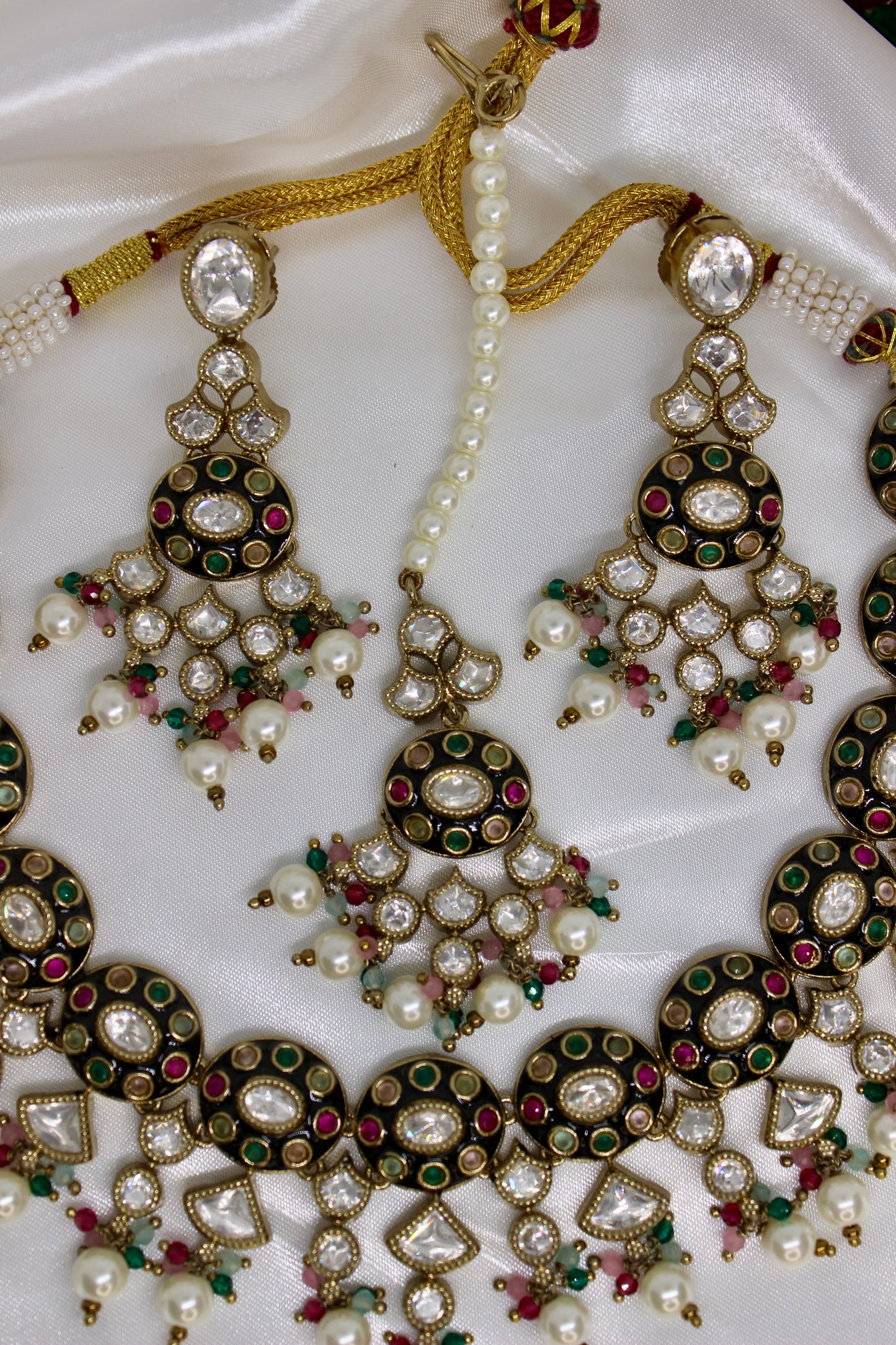 Kaveri Necklace Set