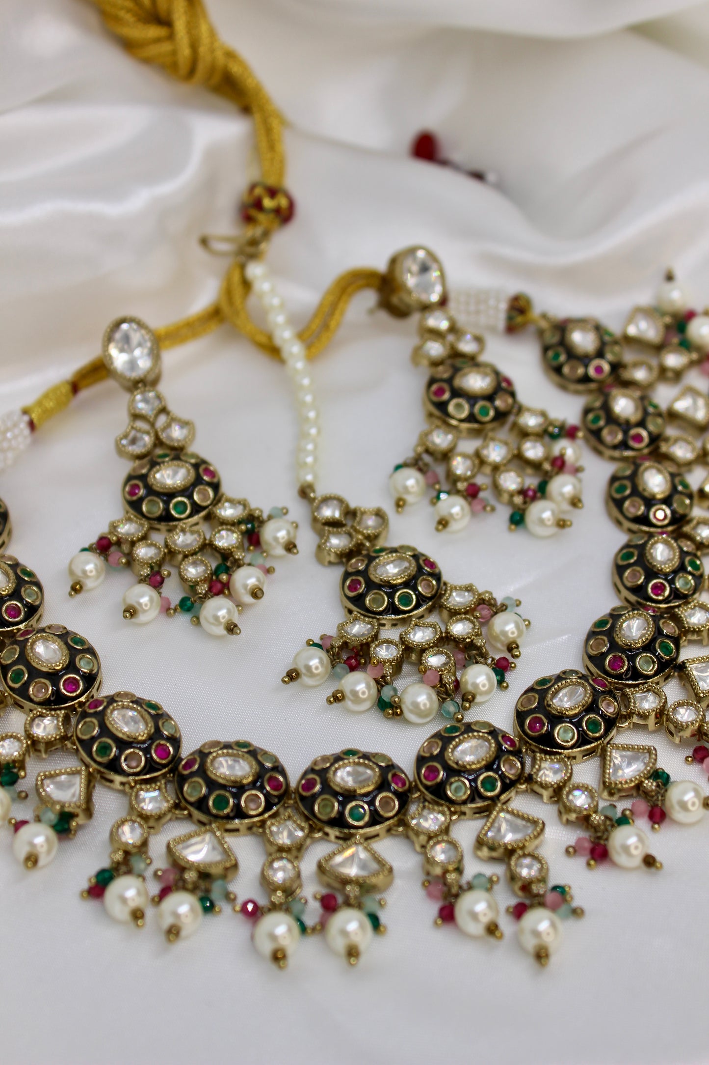 Kaveri Necklace Set