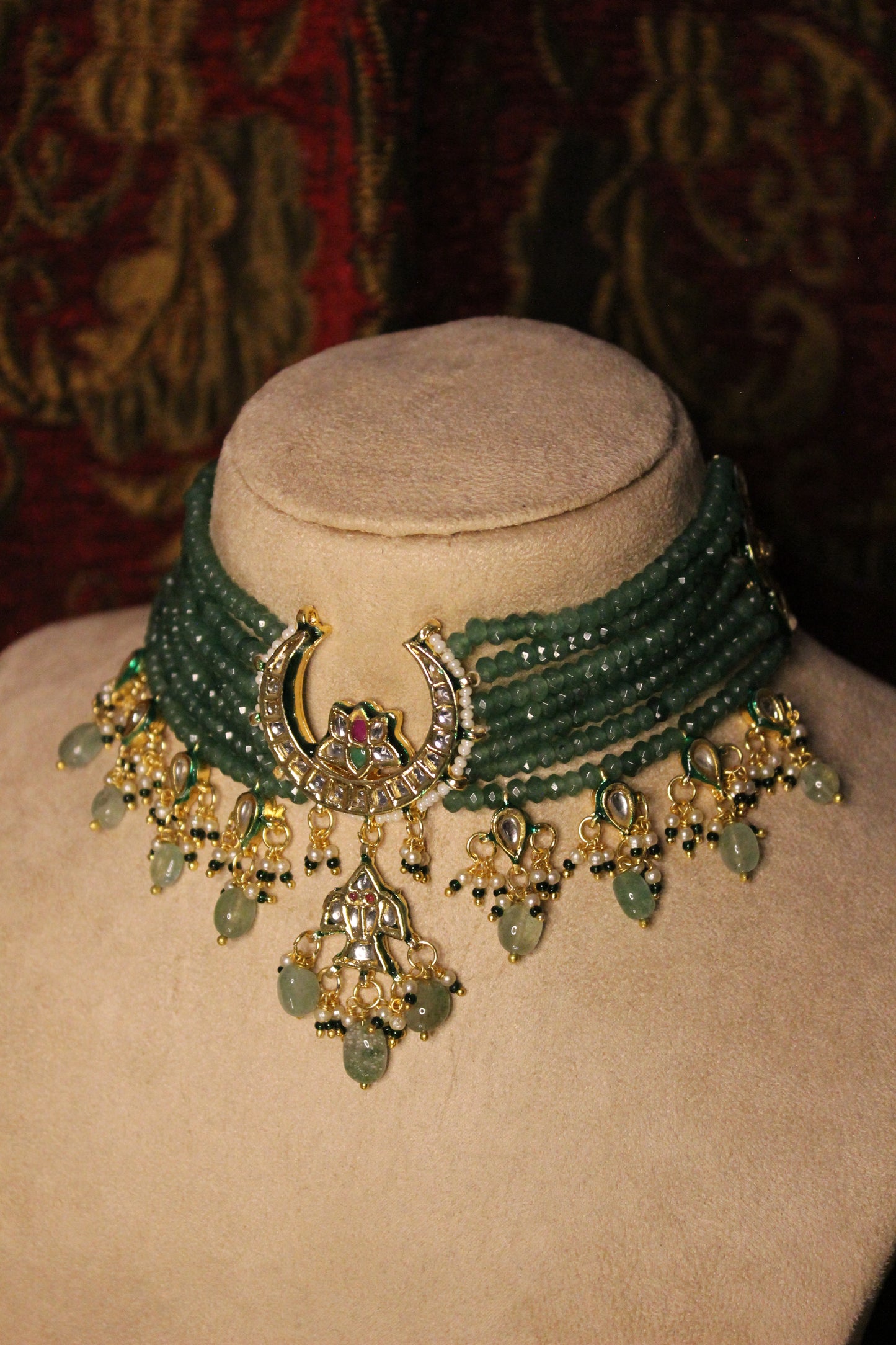 Chahat Necklace Set