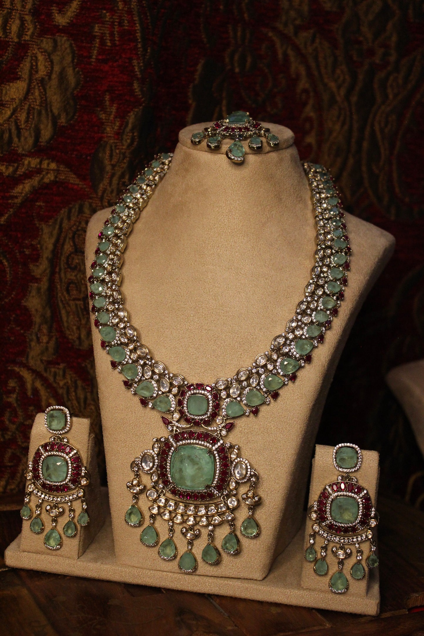 Apeksha Necklace Set