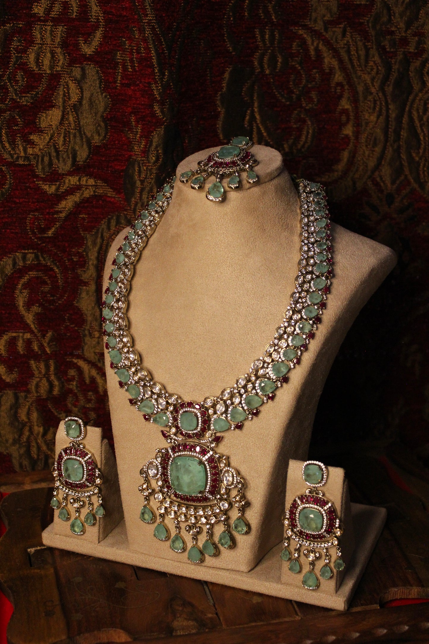 Apeksha Necklace Set