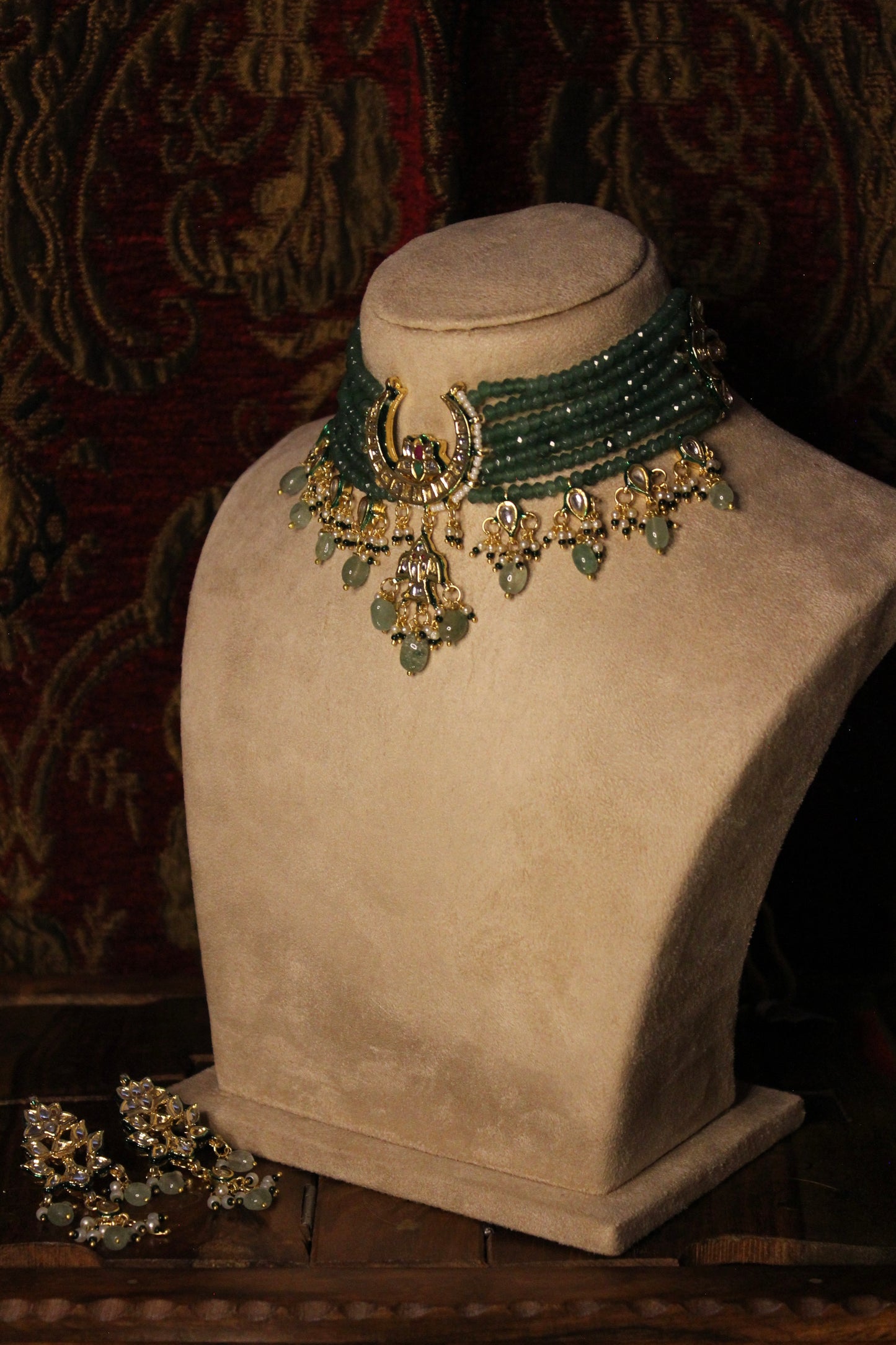 Chahat Necklace Set