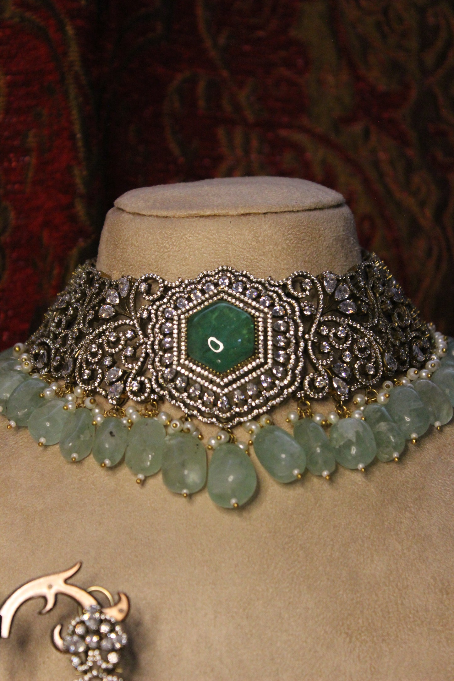 Loveli Necklace Set