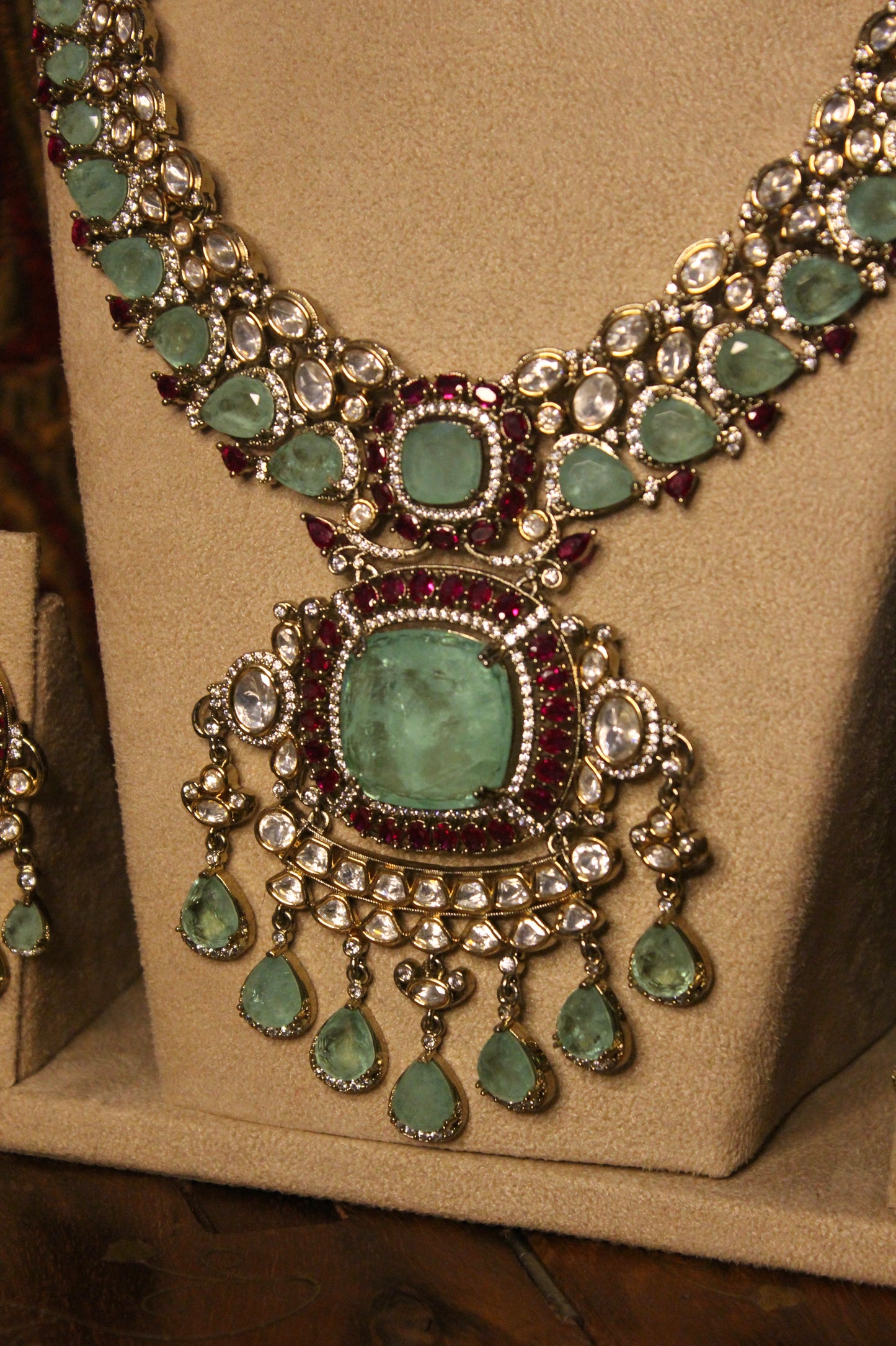 Apeksha Necklace Set