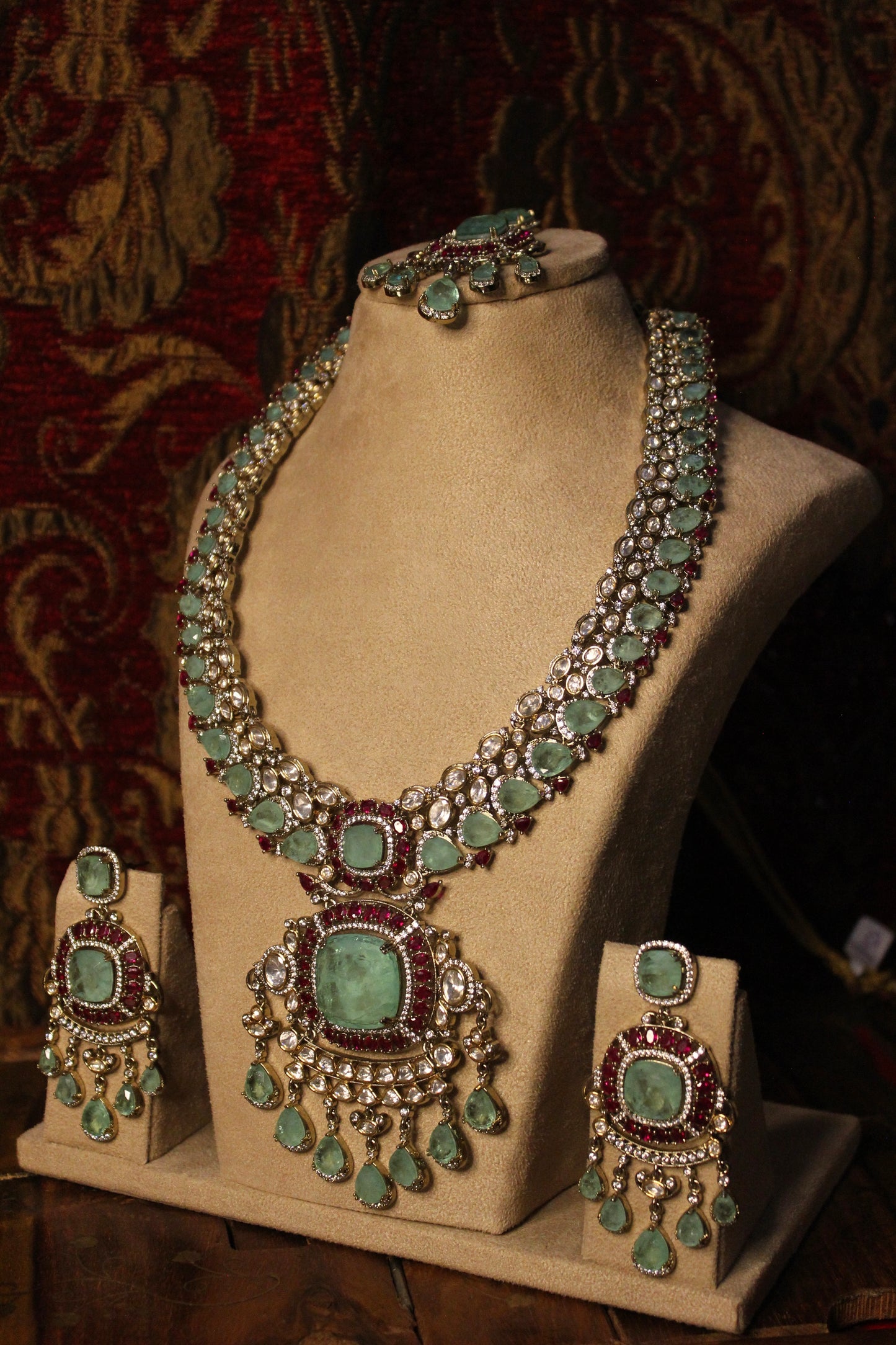 Apeksha Necklace Set