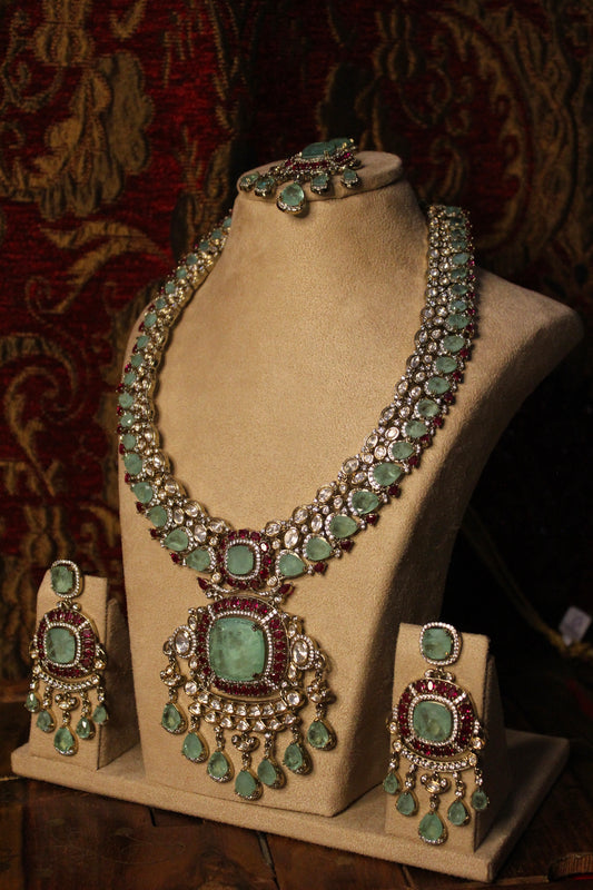Apeksha Necklace Set