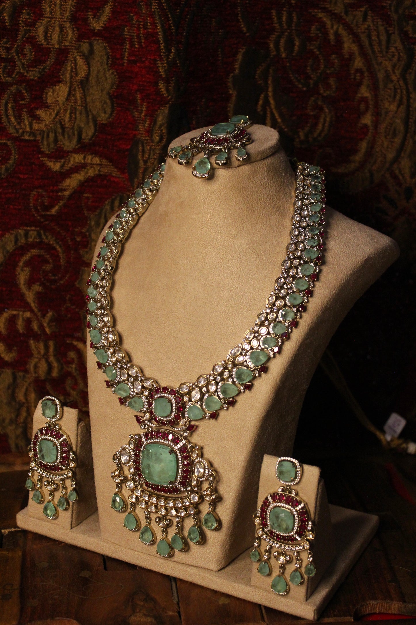 Apeksha Necklace Set