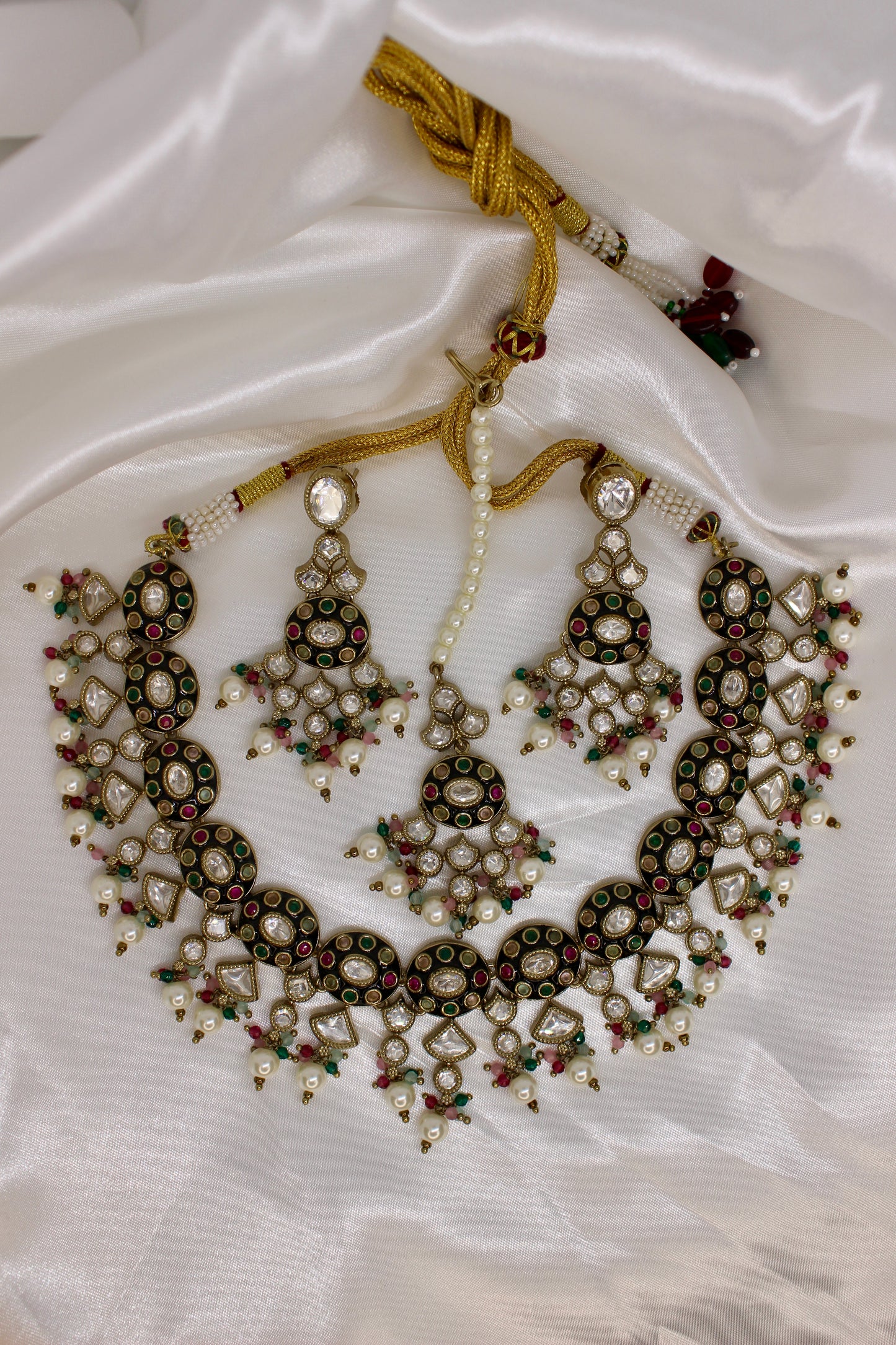 Kaveri Necklace Set
