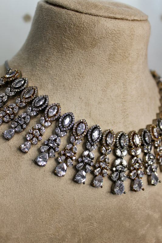 Jahaani Neckace Set